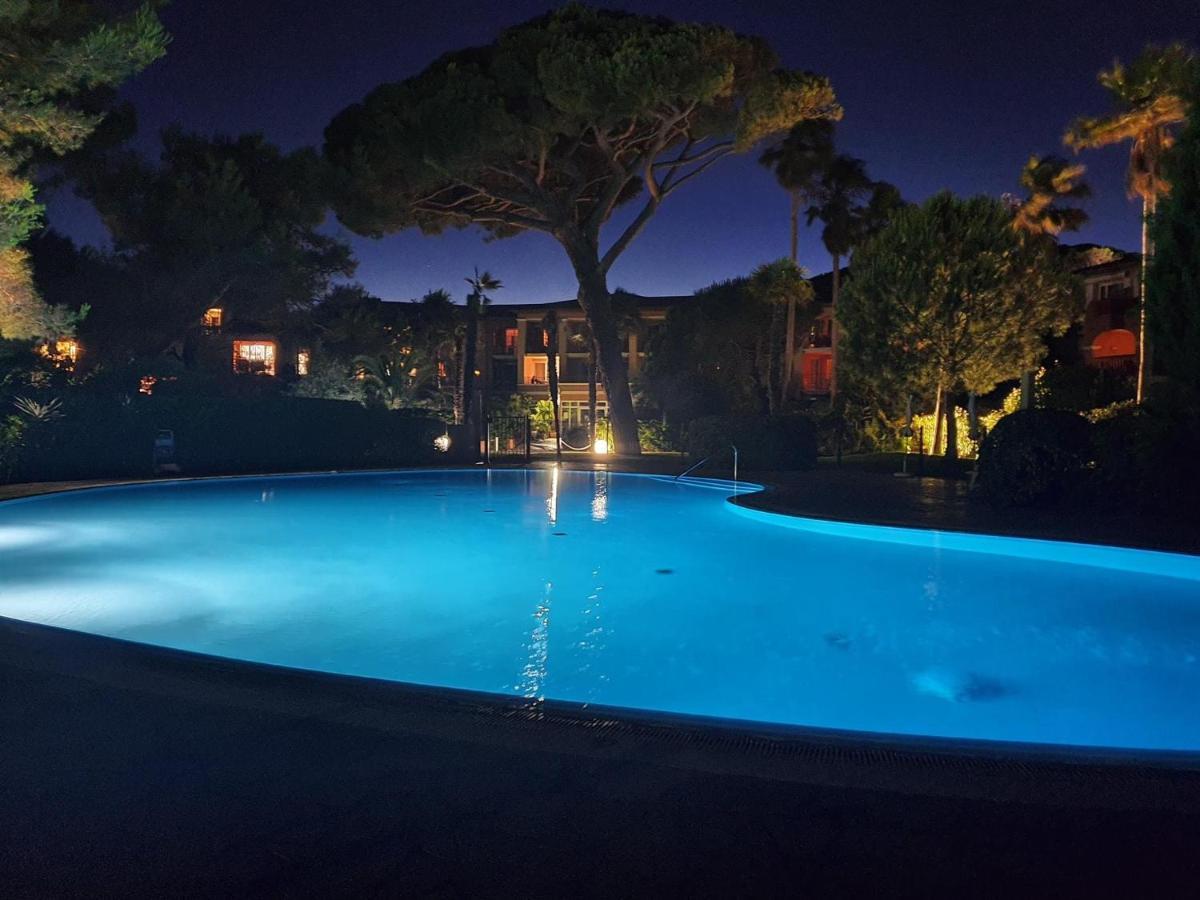 Appartement En Residence Privee, Face A La Mer Avec Acces Direct Plage Hyères Exterior foto